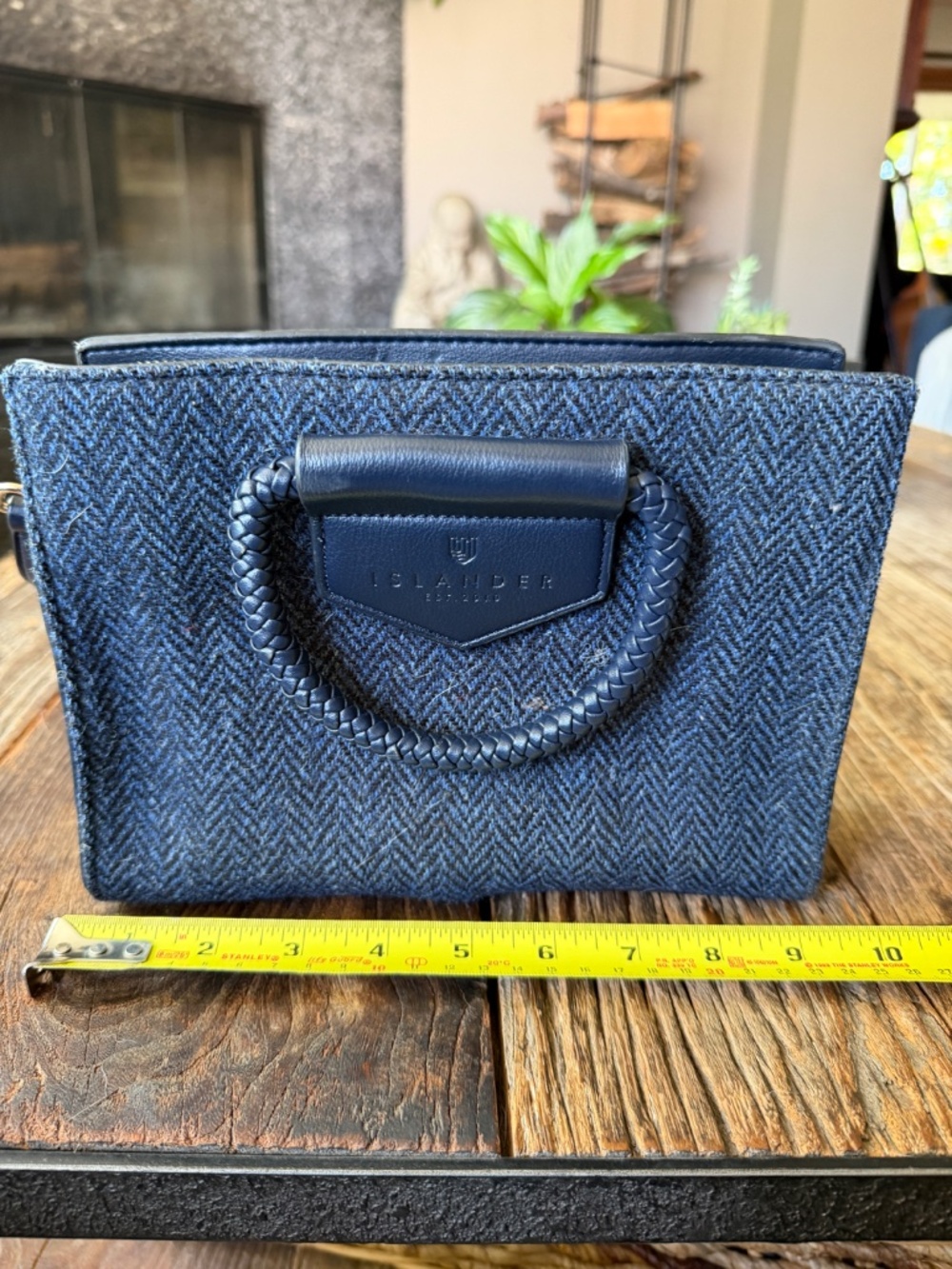 Islander The Aran Tote Crossbody Clutch Harris Tweed in Navy Herringbone - Picture 3 of 12